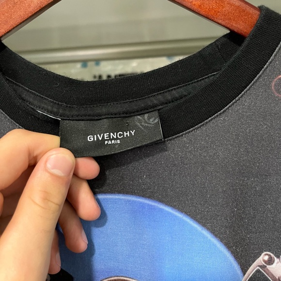 Givenchy shirt - Picture 3 of 8